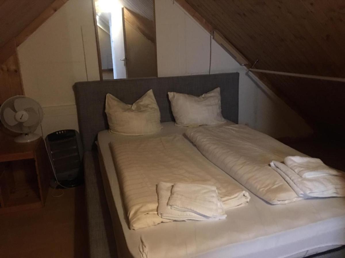Zimmer Im Dachgeschoss Kaiserslautern Eksteriør bilde